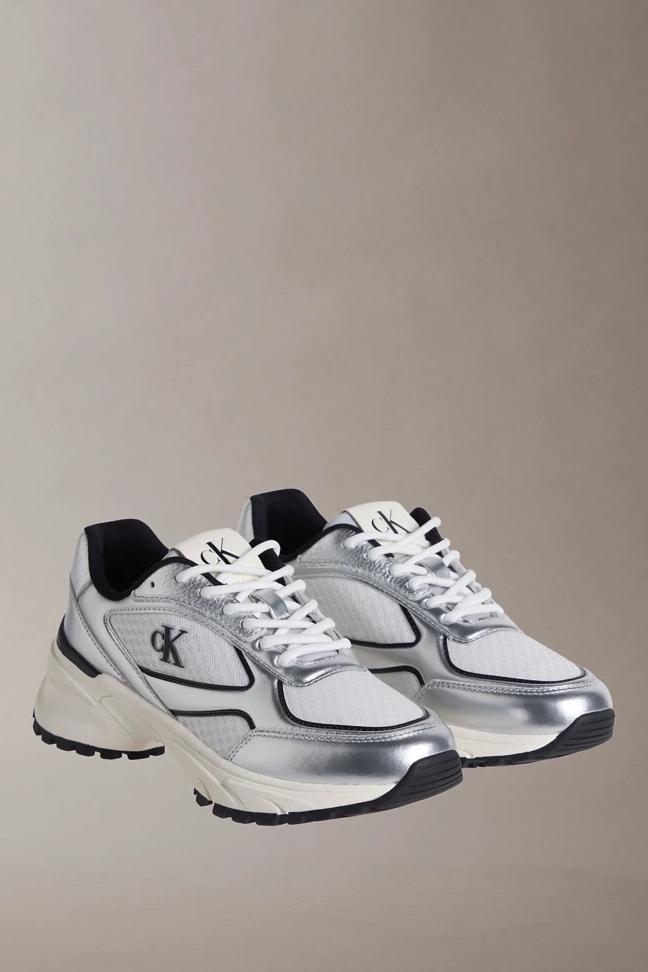 Calvin Klein Hike Runner Bağcıklı File Detaylı Metalik Kadın Gri Sneaker YW0YW02063-0IX