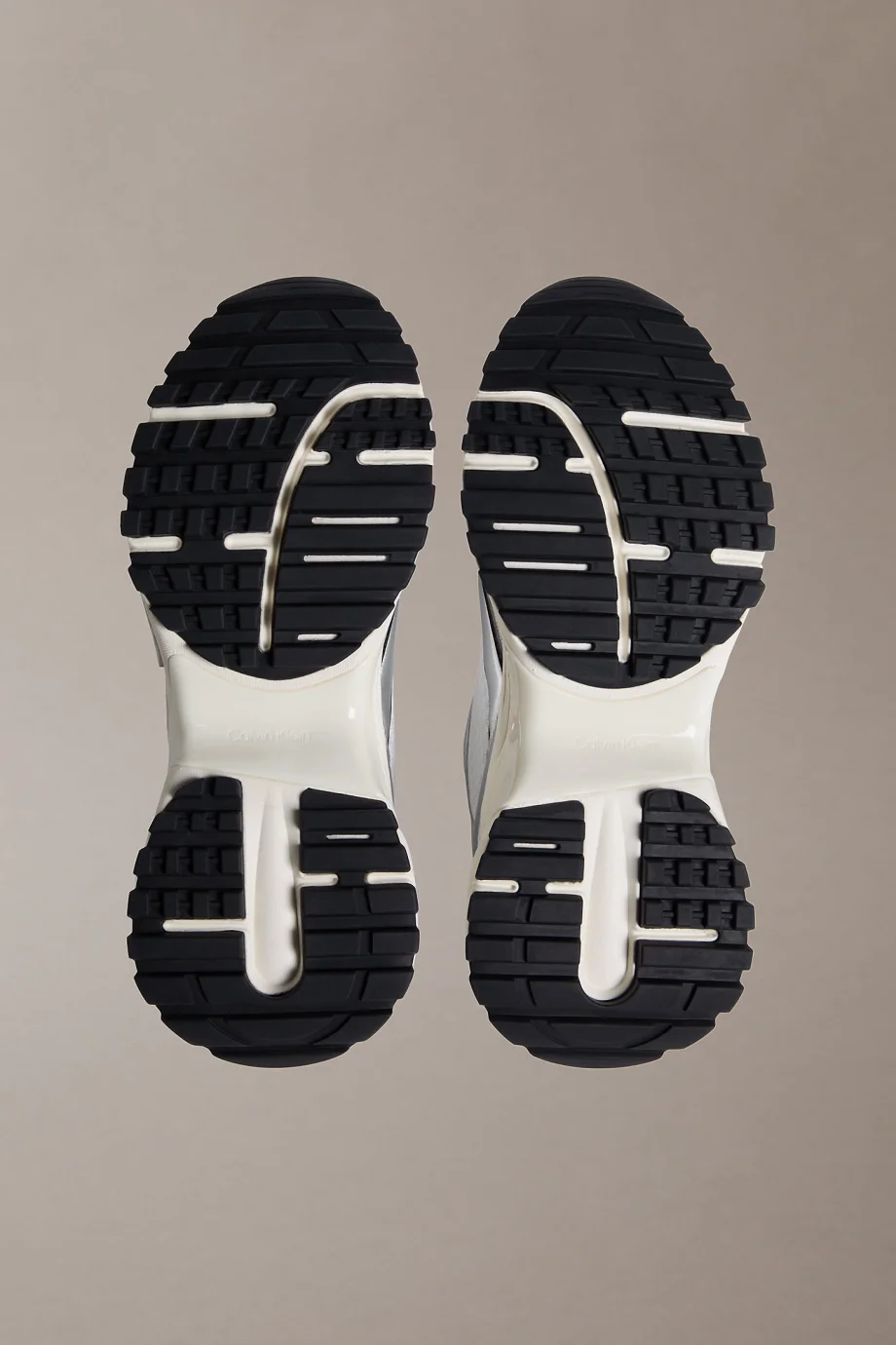 Calvin Klein Hike Runner Bağcıklı File Detaylı Metalik Kadın Gri Sneaker YW0YW02063-0IX