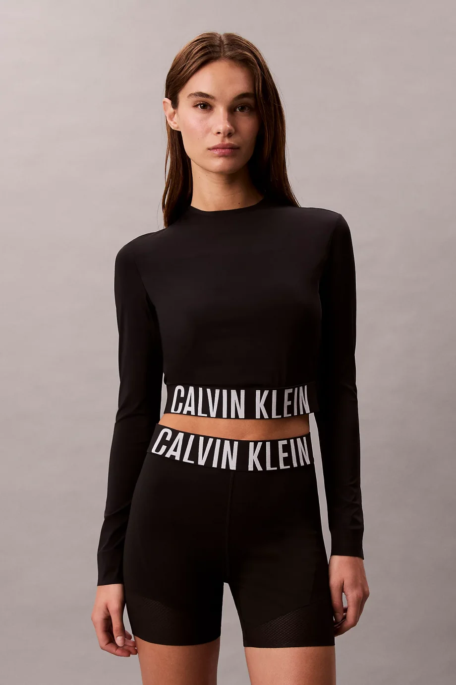 Calvin Klein Intense Power Yarım Balıkçı Yaka Uzun Kollu Kadın Siyah  Crop  LVGWxF5K202-UB1
