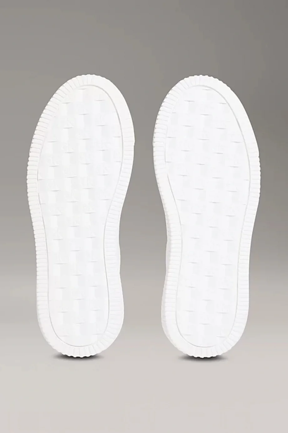 Calvin Klein Kadın Kalın Tabanlı Arma Detaylı Deri Beyaz Sneaker YW0YW01846-0LD