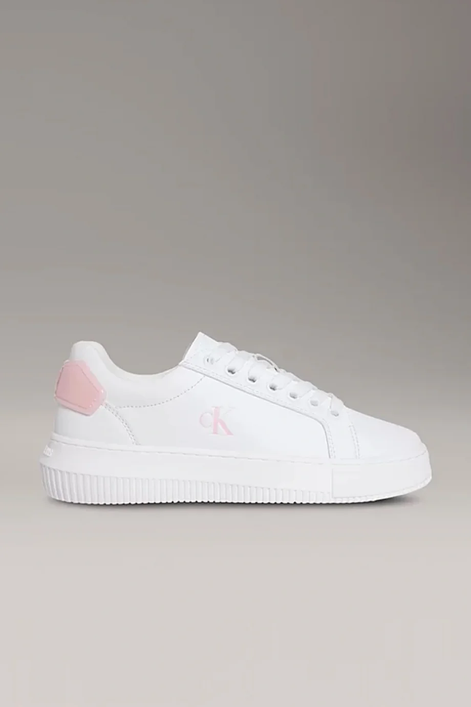 Calvin Klein Kadın Kalın Tabanlı Arma Detaylı Deri Beyaz Sneaker YW0YW01846-0LD