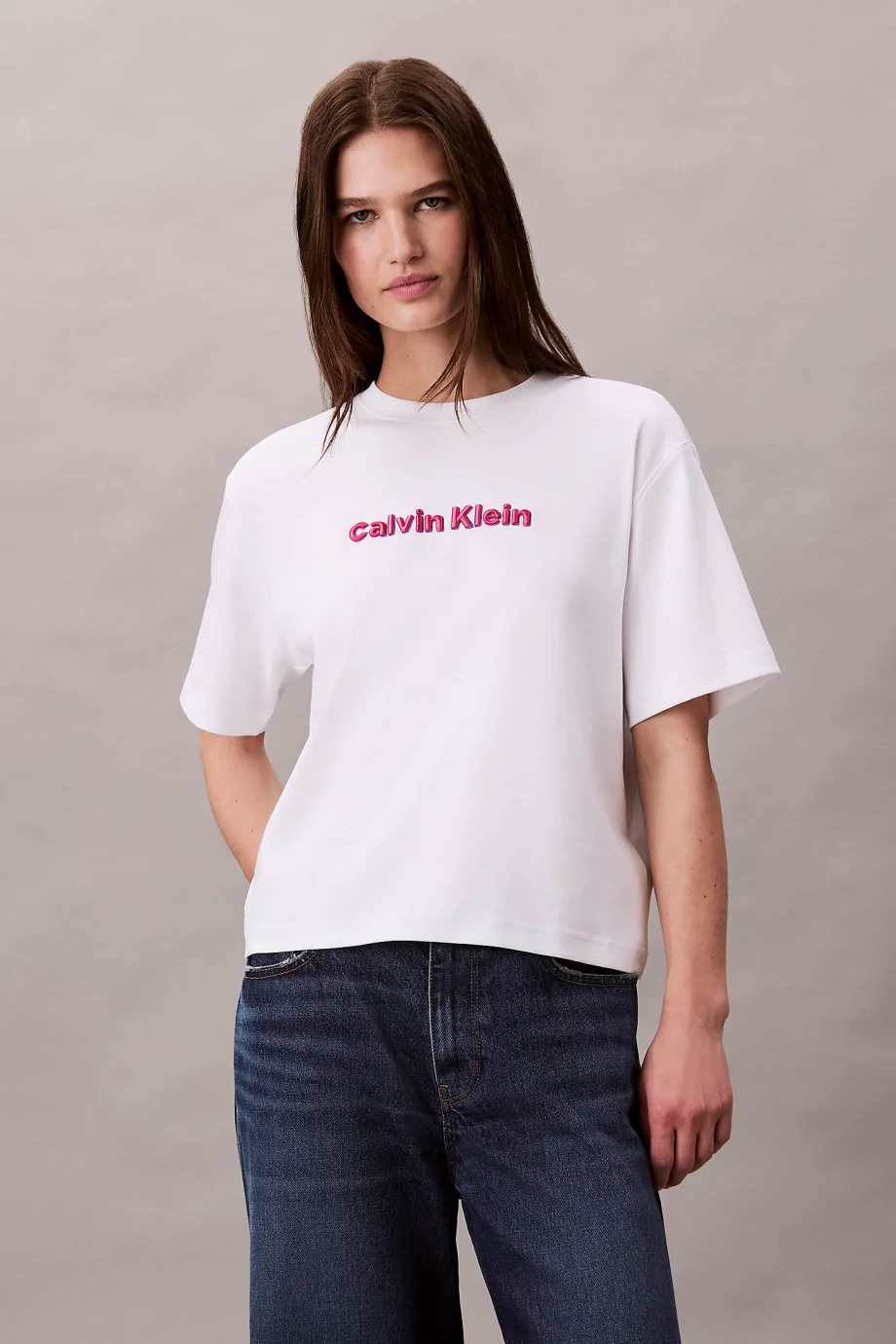 Calvin Klein Kısa Kollu 2 Renkli 3D Nakışlı Logolu Kadın T-shirt LV047D205G-YAA