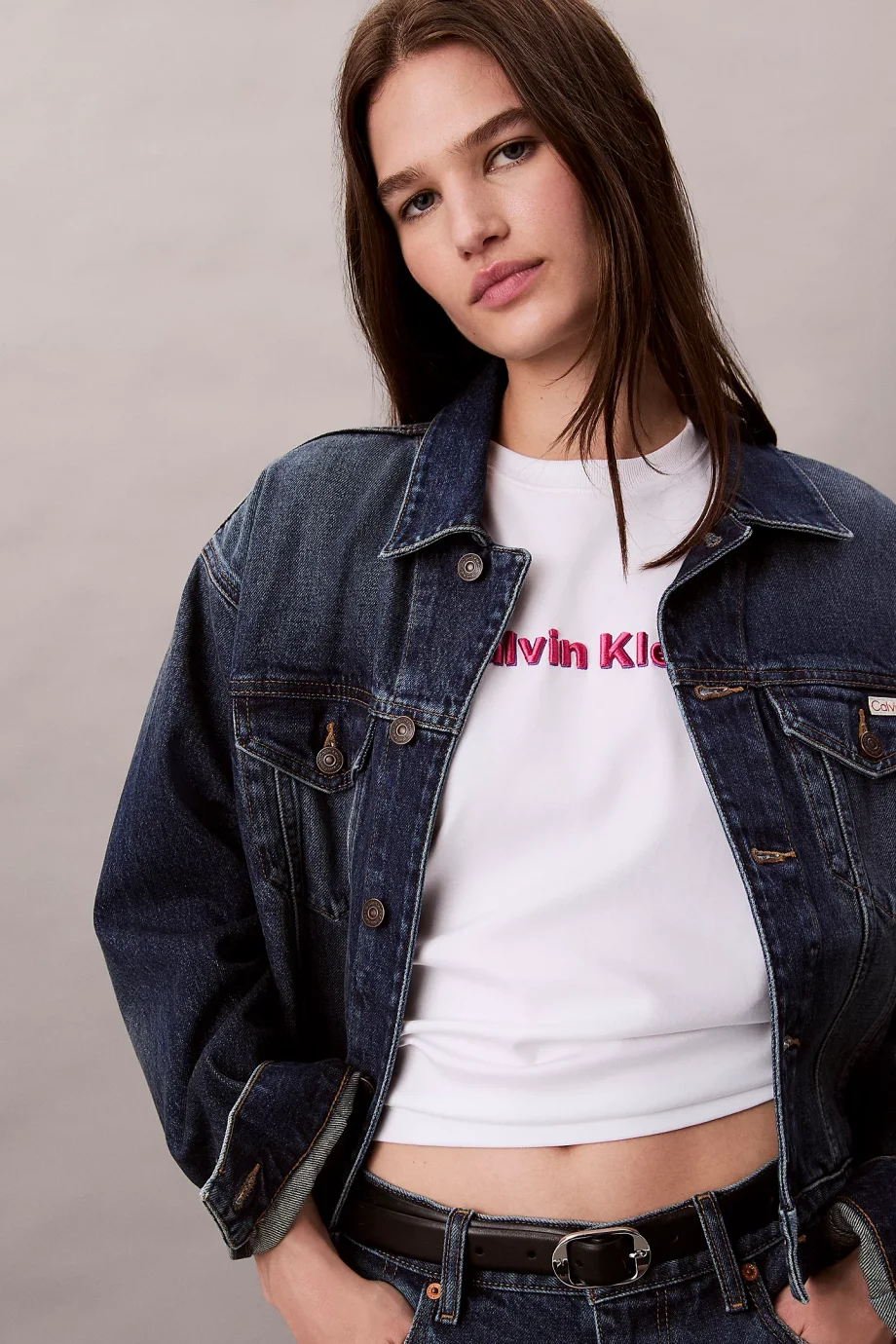 Calvin Klein Kısa Kollu 2 Renkli 3D Nakışlı Logolu Kadın T-shirt LV047D205G-YAA