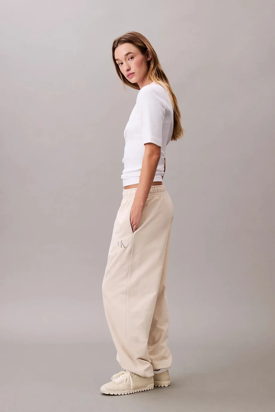 Calvin Klein MONOLOGO FRENCH TERRY JOGGER Kadın Beyaz Eşofman Altı LV047B235G-ACG