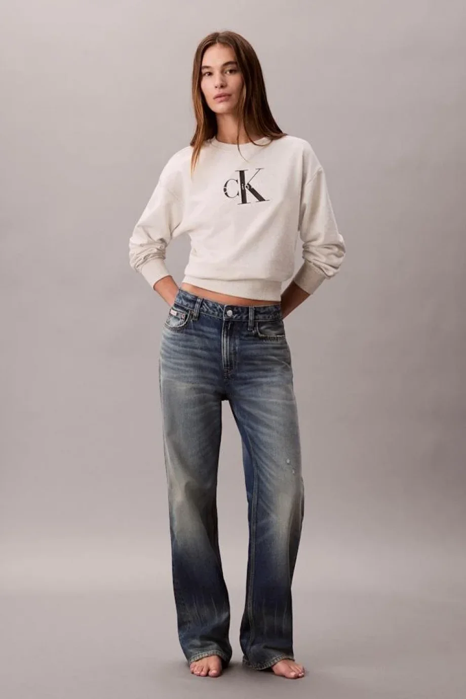 Calvin Klein Monologo Uzun Kollu Rahat Kesim Penye Bisiklet Yaka Kadın Gri Sweatshirt LV047B234G-P4P