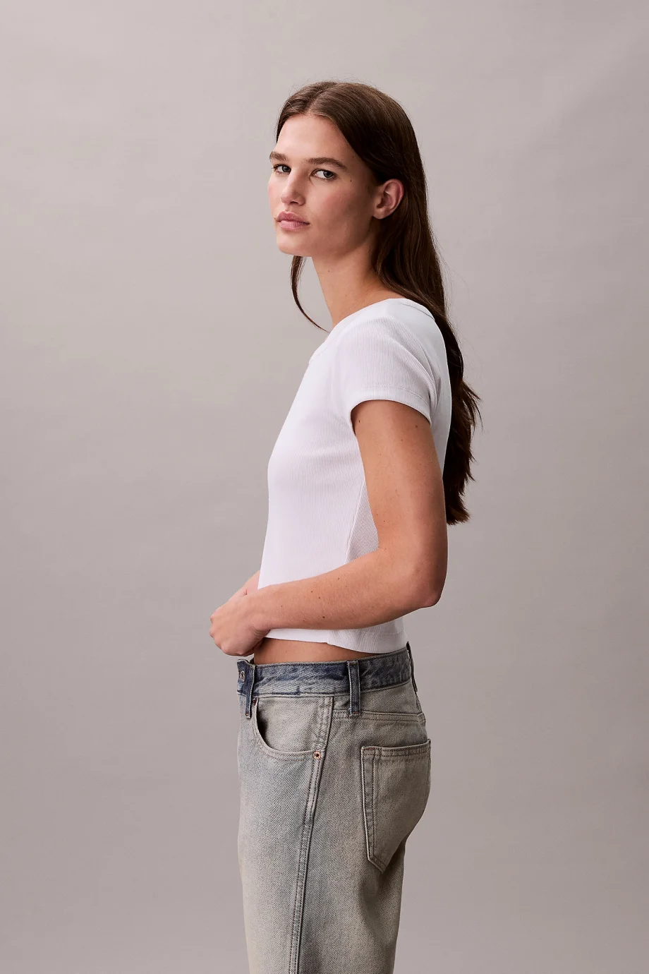 Calvin Klein Kadın Etiketli Fitilli Kısa Beyaz T-shirt LV047C200G-YAA