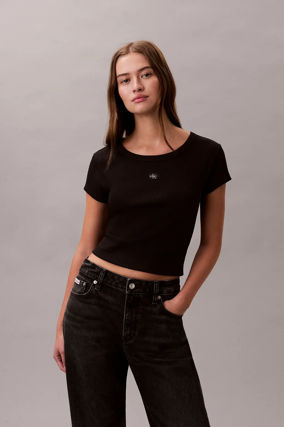 Calvin Klein Kadın Etiketli Fitilli Kısa Siyah  Crop LV047C200G-UB1
