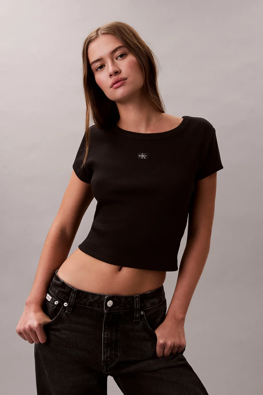 Calvin Klein Kadın Etiketli Fitilli Kısa Siyah  Crop LV047C200G-UB1