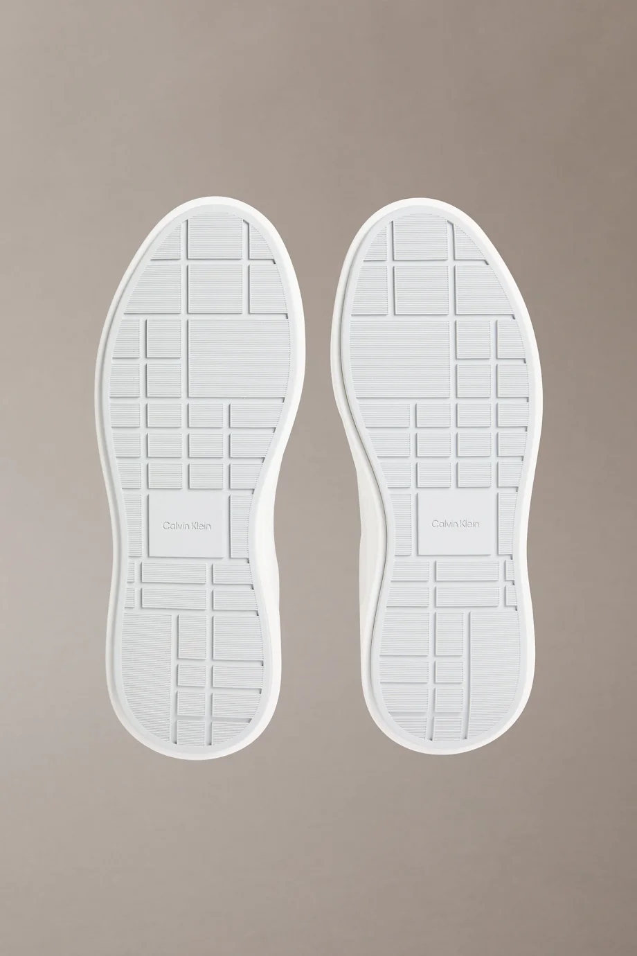 Calvin Klein Kalın Tabanlı Bağcıklı Metalik Deri Kadın Beyaz Sneaker YW0YW01948-0LC