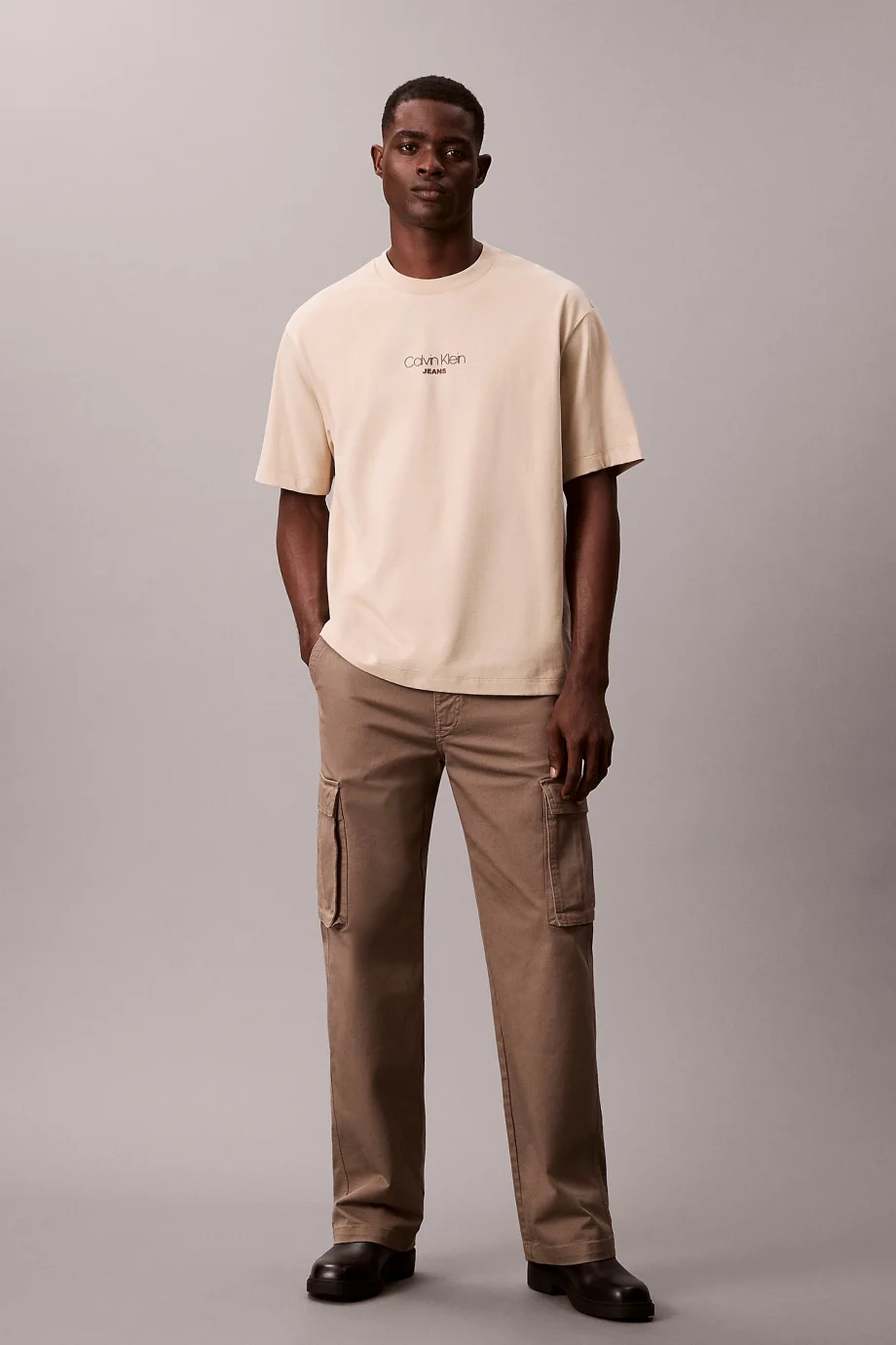 Calvin Klein Kısa Kollu 16S Rahat Kesim CKJ Grafikli Erkek Kahverengi T-shirt LV04RC851G-2F2