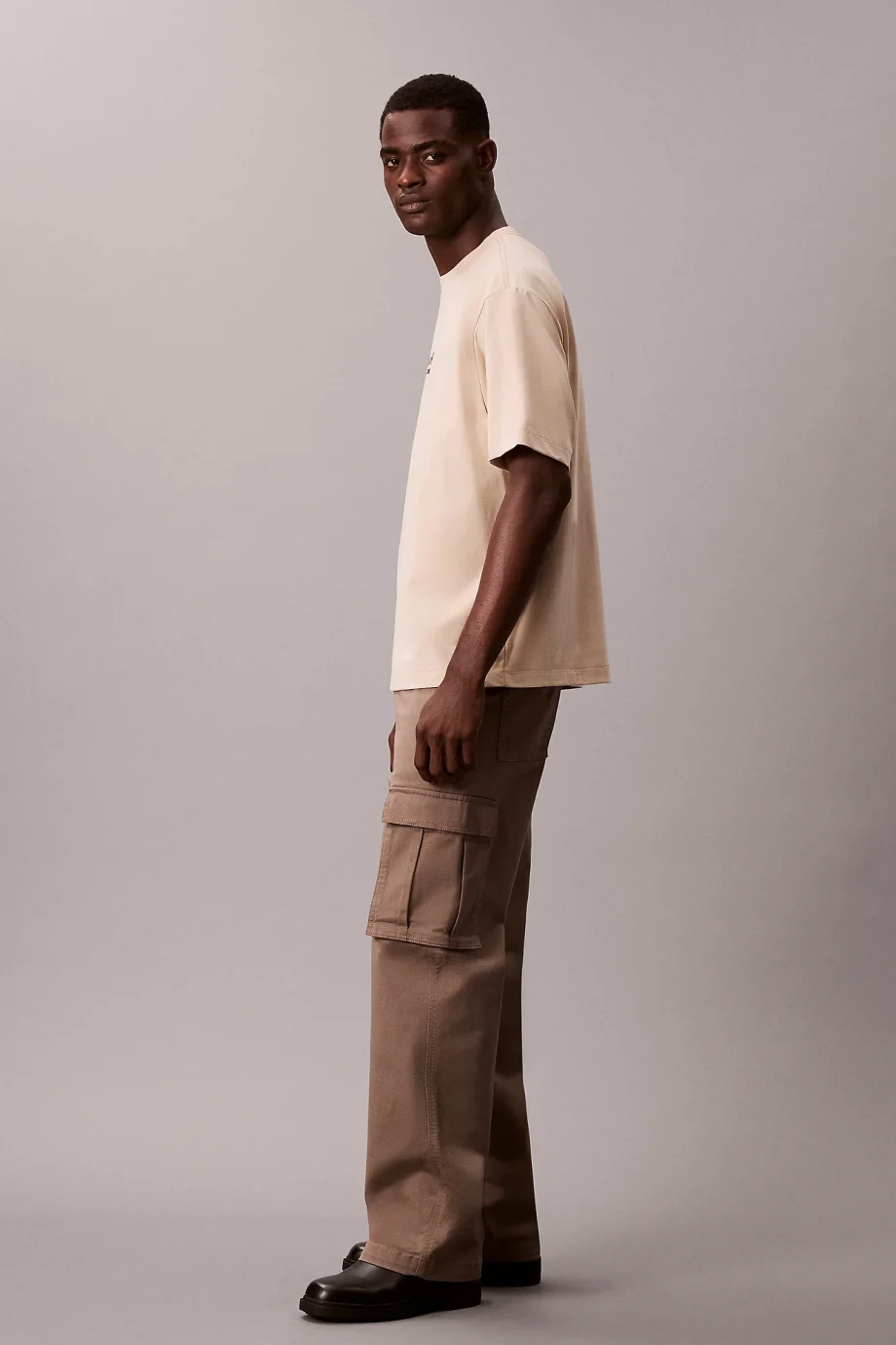 Calvin Klein Kısa Kollu 16S Rahat Kesim CKJ Grafikli Erkek Kahverengi T-shirt LV04RC851G-2F2