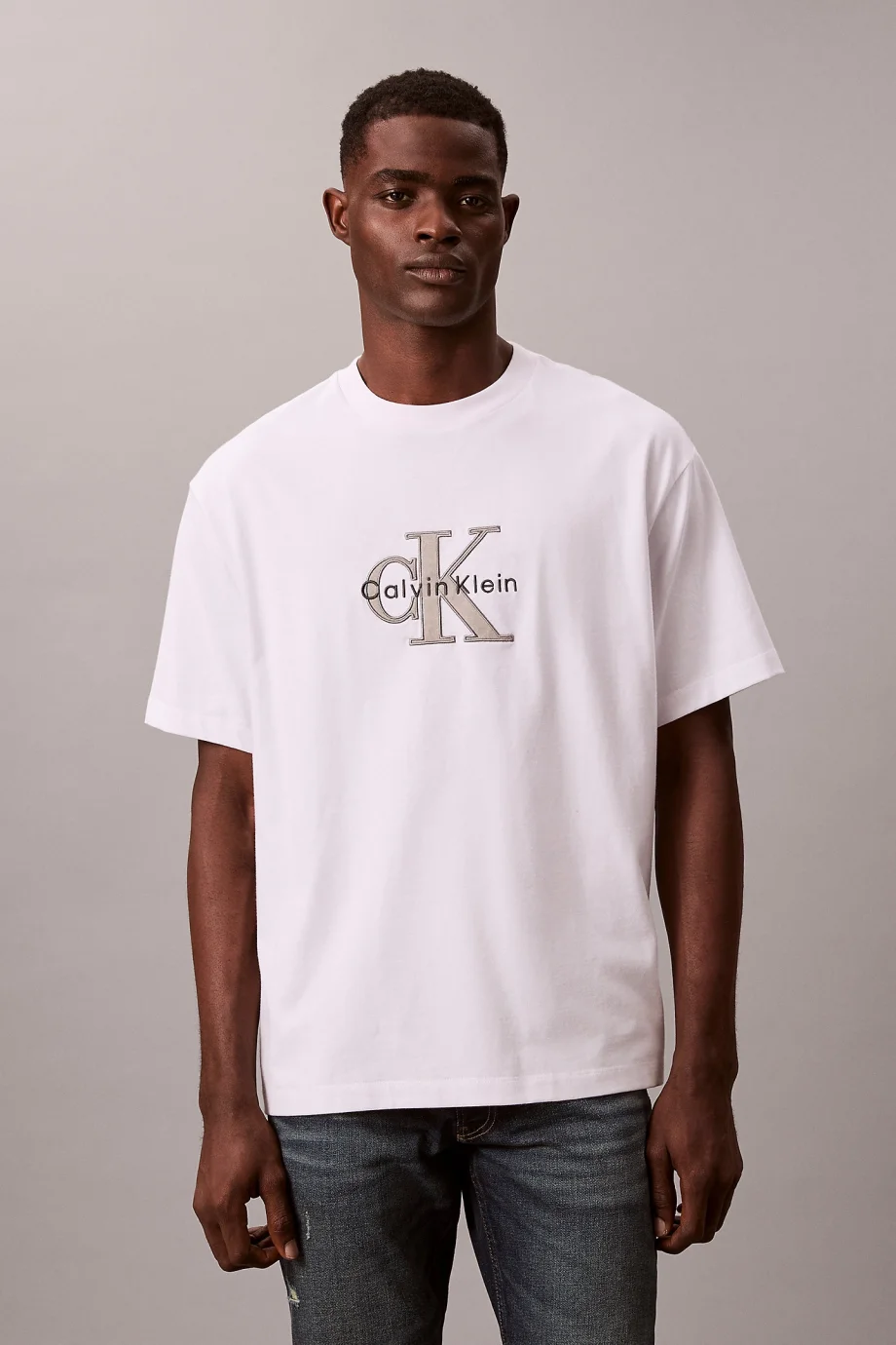 Calvin Klein Kısa Kollu 16S Üç Renkli Monologo Grafikli Erkek Beyaz T-shirt LV04RE815G-YAF