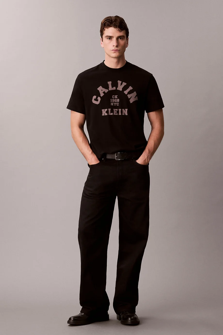 Calvin Klein Kısa Kollu 20s LN Calvin College Grafik Baskılı Erkek Siyah T-shirt LV04RE810G-UB1