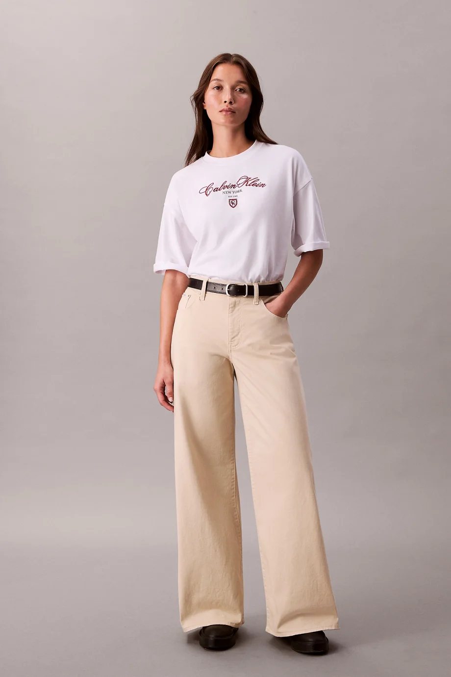 Calvin Klein Kısa Kollu Oversize CK NY Kadın Beyaz T-shirt LV047E232G-YAA