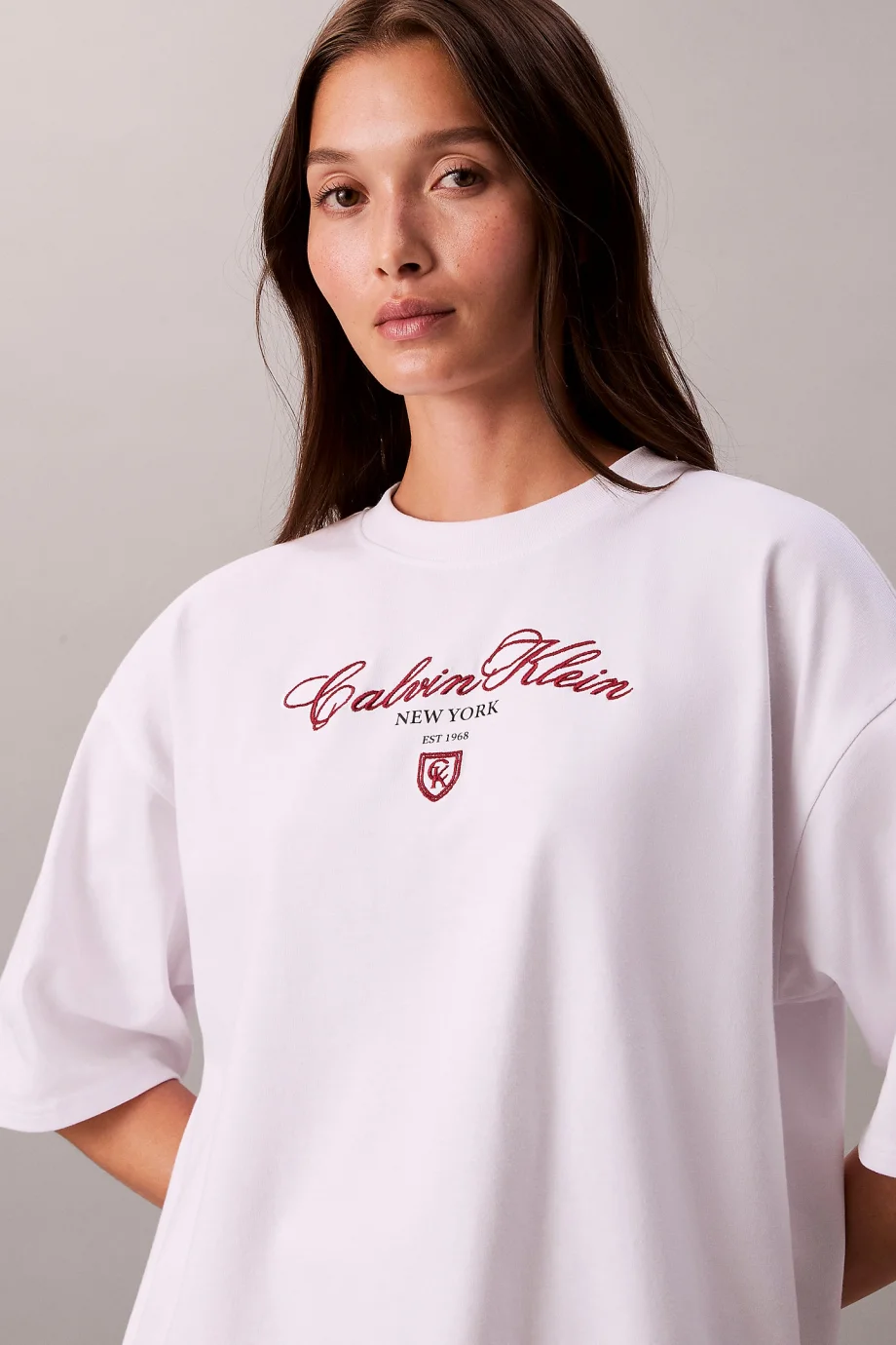 Calvin Klein Kısa Kollu Oversize CK NY Kadın Beyaz T-shirt LV047E232G-YAA