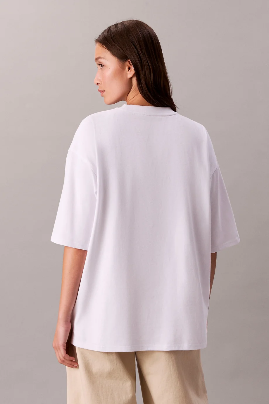 Calvin Klein Kısa Kollu Oversize CK NY Kadın Beyaz T-shirt LV047E232G-YAA