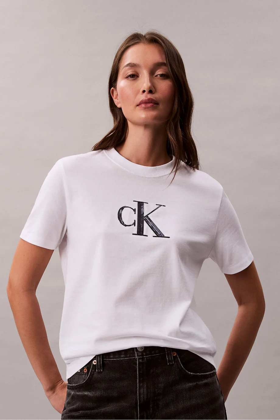 Calvin Klein Kısa Kollu Payetli CK Grafikli Kadın Beyaz T-shirt LV044E215G-YAA