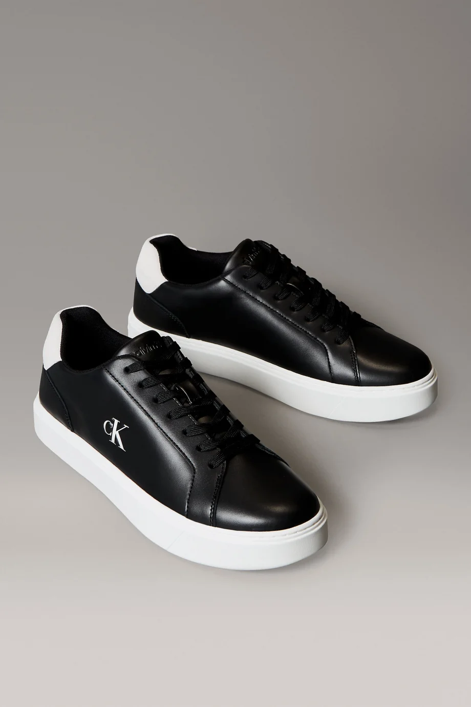 Calvin Klein Klasik Düz Tabanlı Bağcıklı Deri Erkek Siyah Sneaker YM0YM01435-0GM