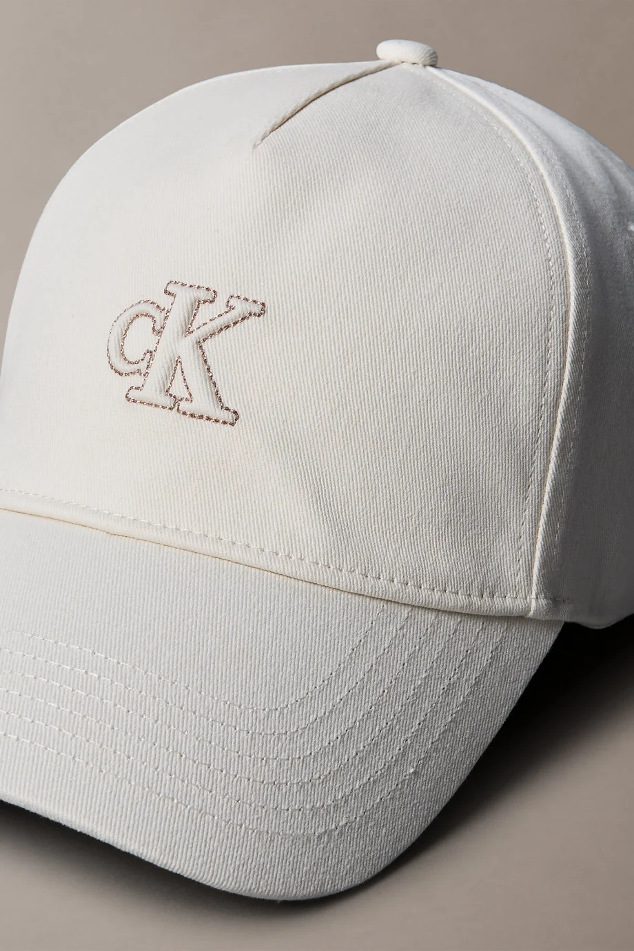 Calvin Klein Monogram Parlak Nakışlı Kadın Beyaz Şapka LV04F5044G-YBH