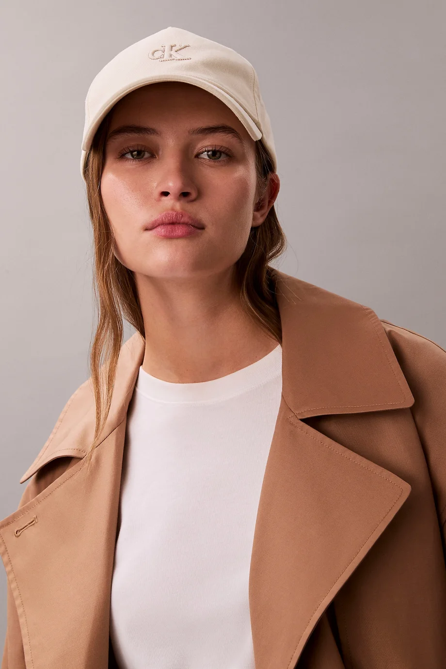 Calvin Klein Monogram Parlak Nakışlı Kadın Beyaz Şapka LV04F5044G-YBH