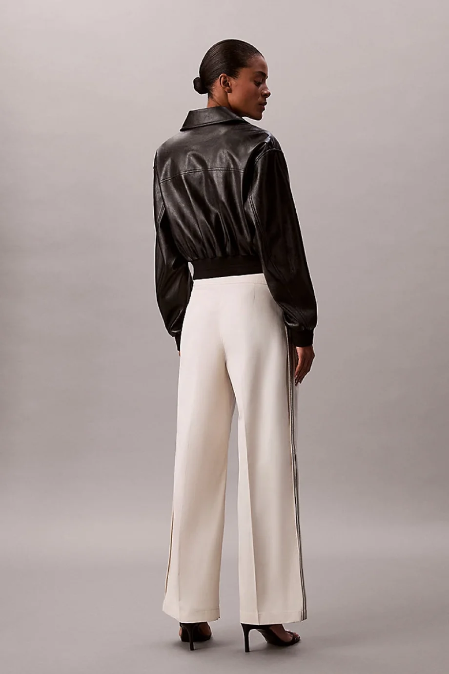 Calvin Klein Pamuklu Twill Tamamı Baskılı Logolu Çizgili Kadın Beyaz Pantolon LV044D612G-GTR