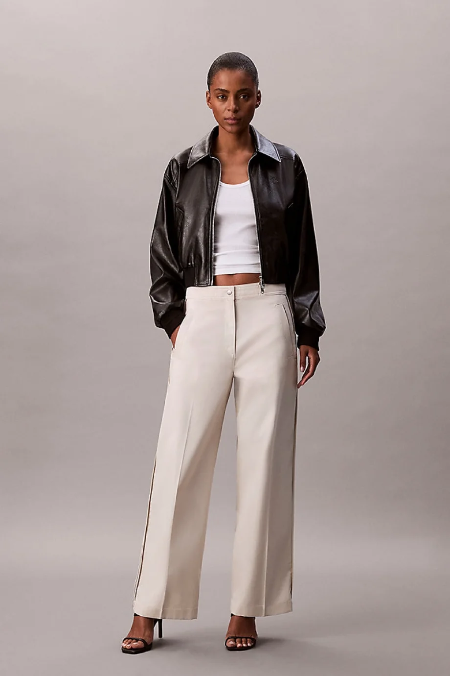 Calvin Klein Pamuklu Twill Tamamı Baskılı Logolu Çizgili Kadın Beyaz Pantolon LV044D612G-GTR