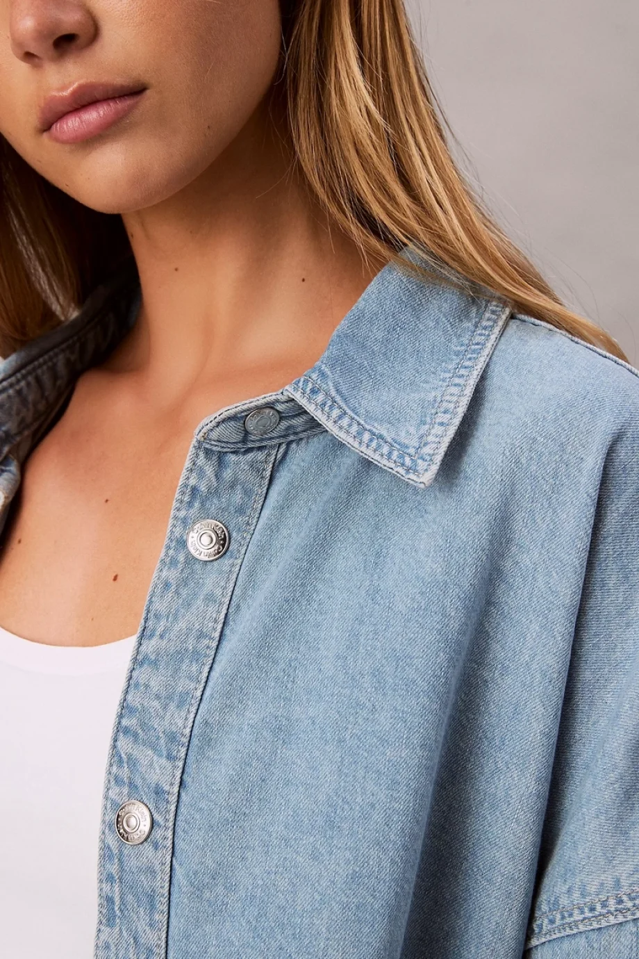 Calvin Klein Rahat Kesim Keten Denim Kadın  Mavi Gömlek LV047C709G-X1O