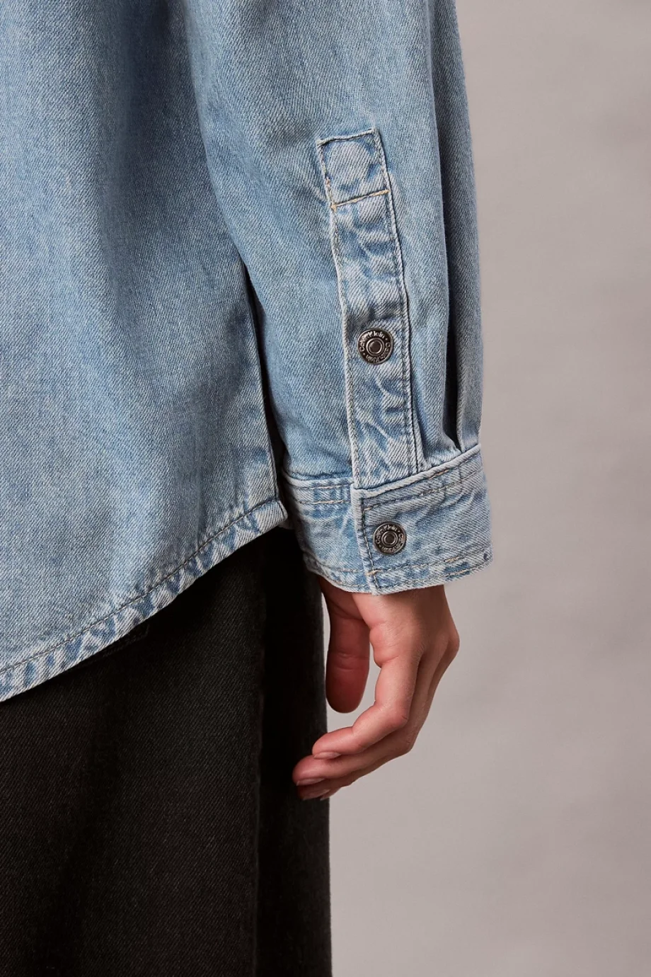 Calvin Klein Rahat Kesim Keten Denim Kadın  Mavi Gömlek LV047C709G-X1O