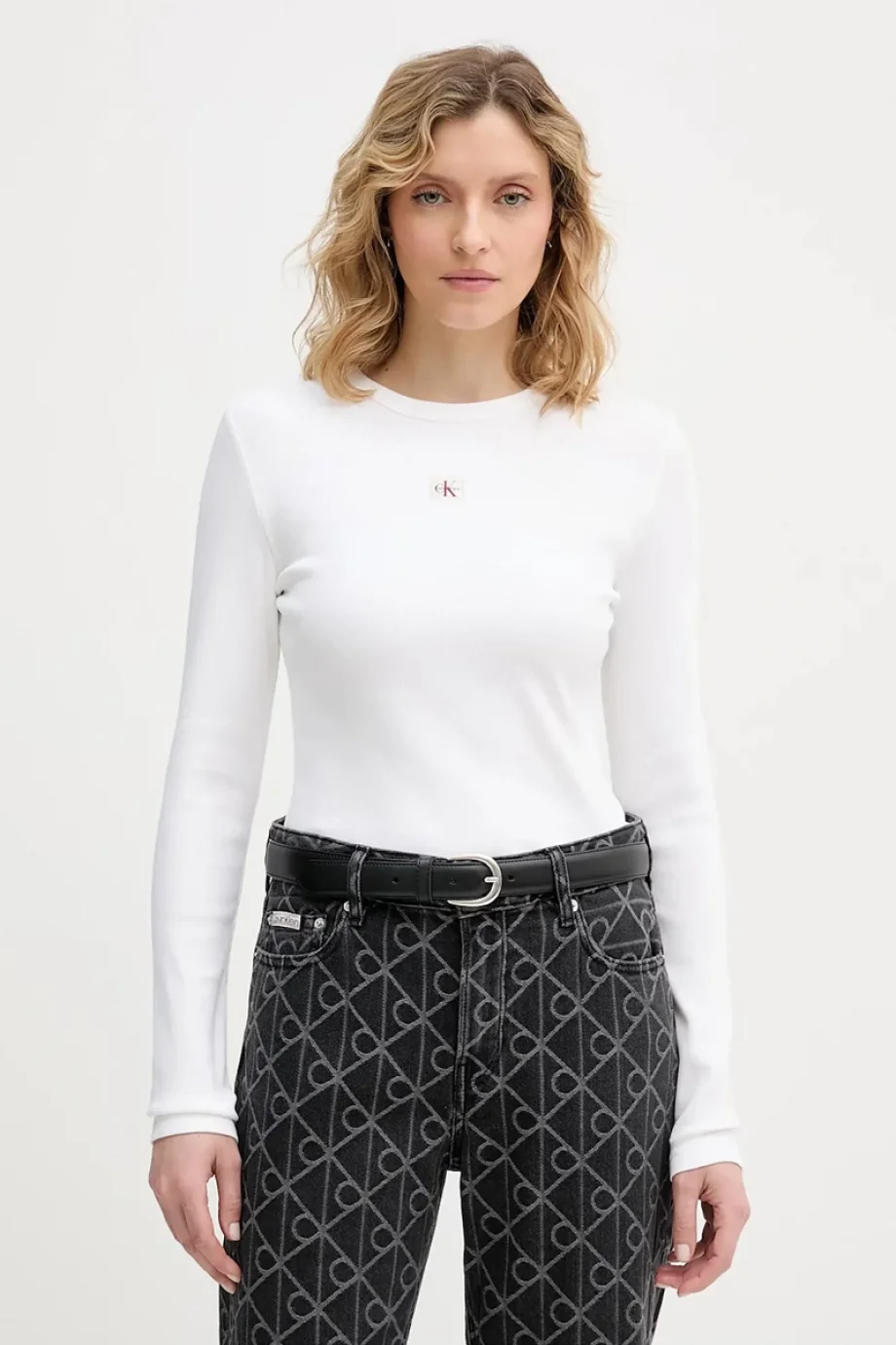 Calvin Klein Uzun Kollu Dokuma Etiketli 2x2 Fitilli Bisiklet Yaka Kadın Beyaz Bluz LV047E205G-YAA