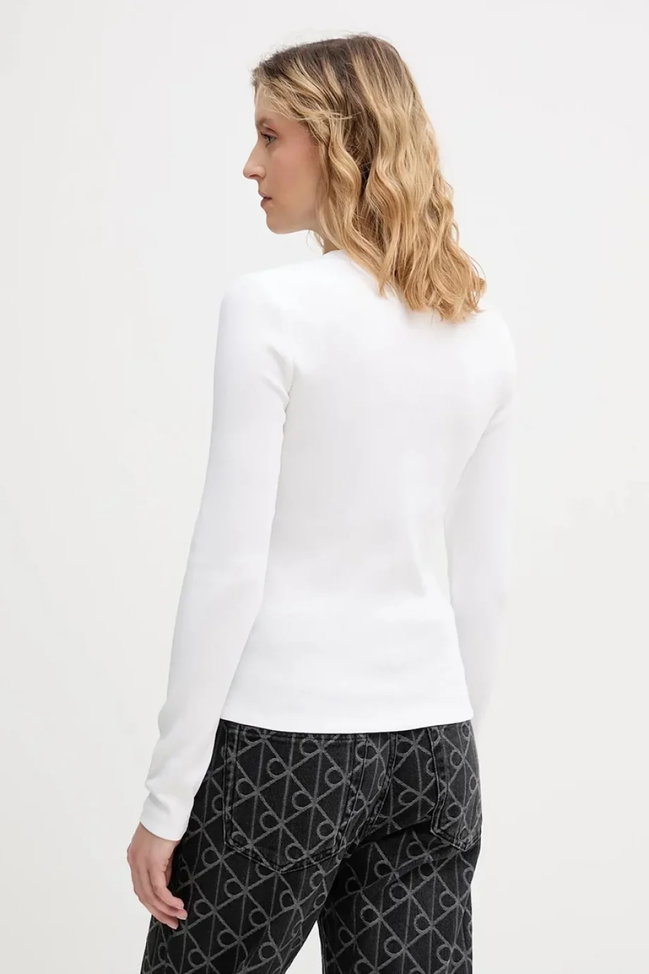 Calvin Klein Uzun Kollu Dokuma Etiketli 2x2 Fitilli Bisiklet Yaka Kadın Beyaz Bluz LV047E205G-YAA