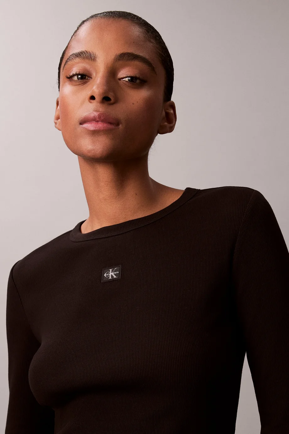 Calvin Klein Uzun Kollu Dokuma Etiketli 2x2 Fitilli Bisiklet Yaka Kadın Siyah Bluz LV047E205G-UB1