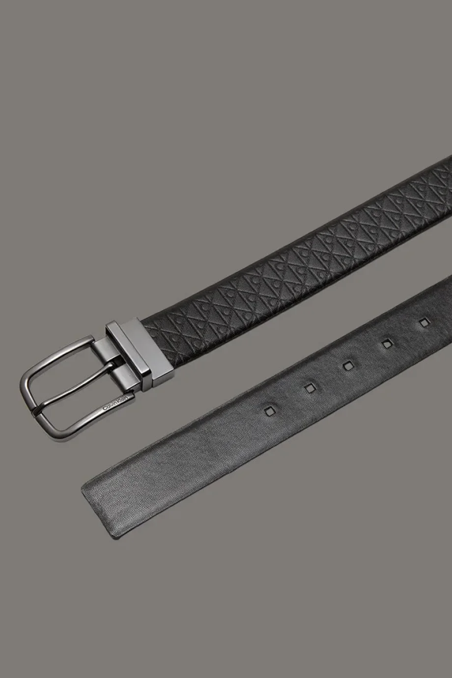 Calvin Klein Yuvarlak Tokalı Düz ve Tamamı Baskılı 35 mm Erkek Siyah Kemer LV04D7042G-WCA