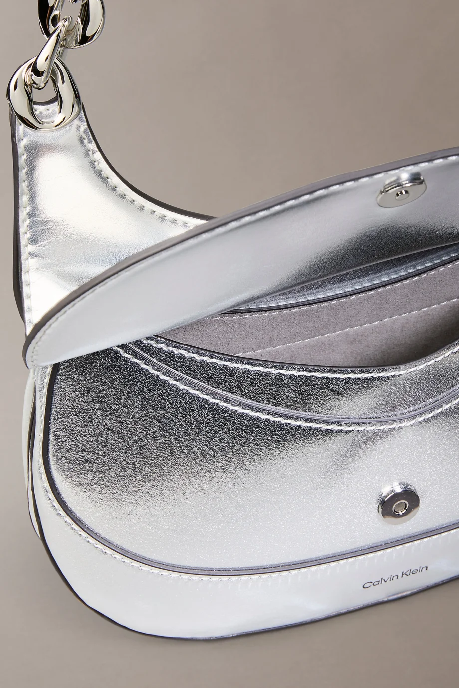 Calvin Klein Zincirli Kadın Metalik Gri Omuz Çanta LV04F3404G-3JH