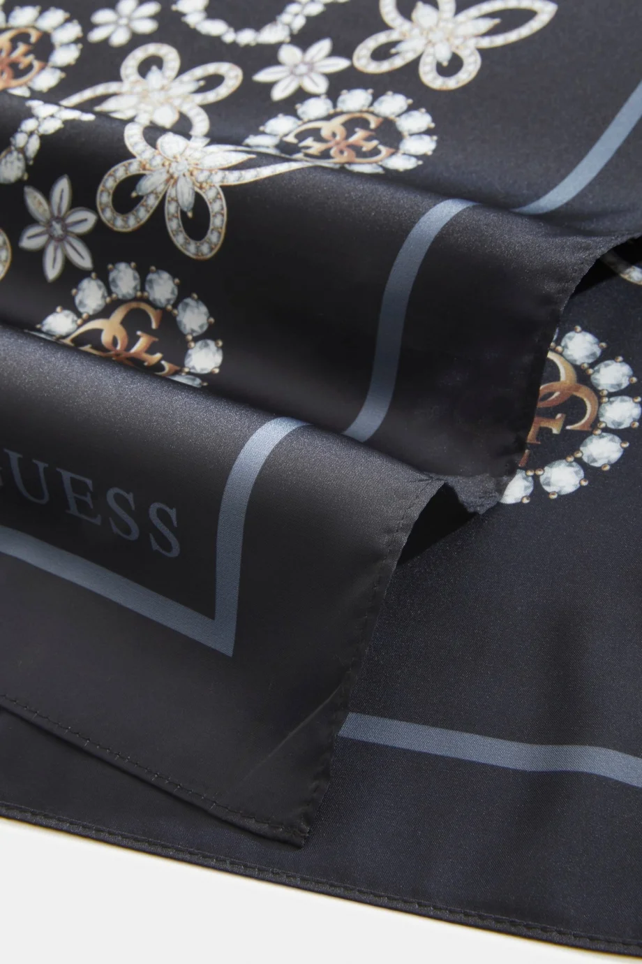 Guess 90x90 Kadın Siyah Eşarp AW5457POL03-BLA