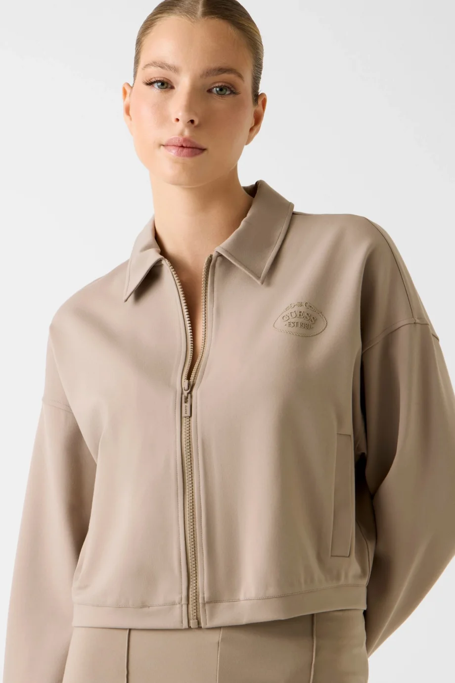 Guess Annie Kısa Tam Fermuarlı Kadın Bej Eşofman Üstü V6RQ17KD822-G1O3