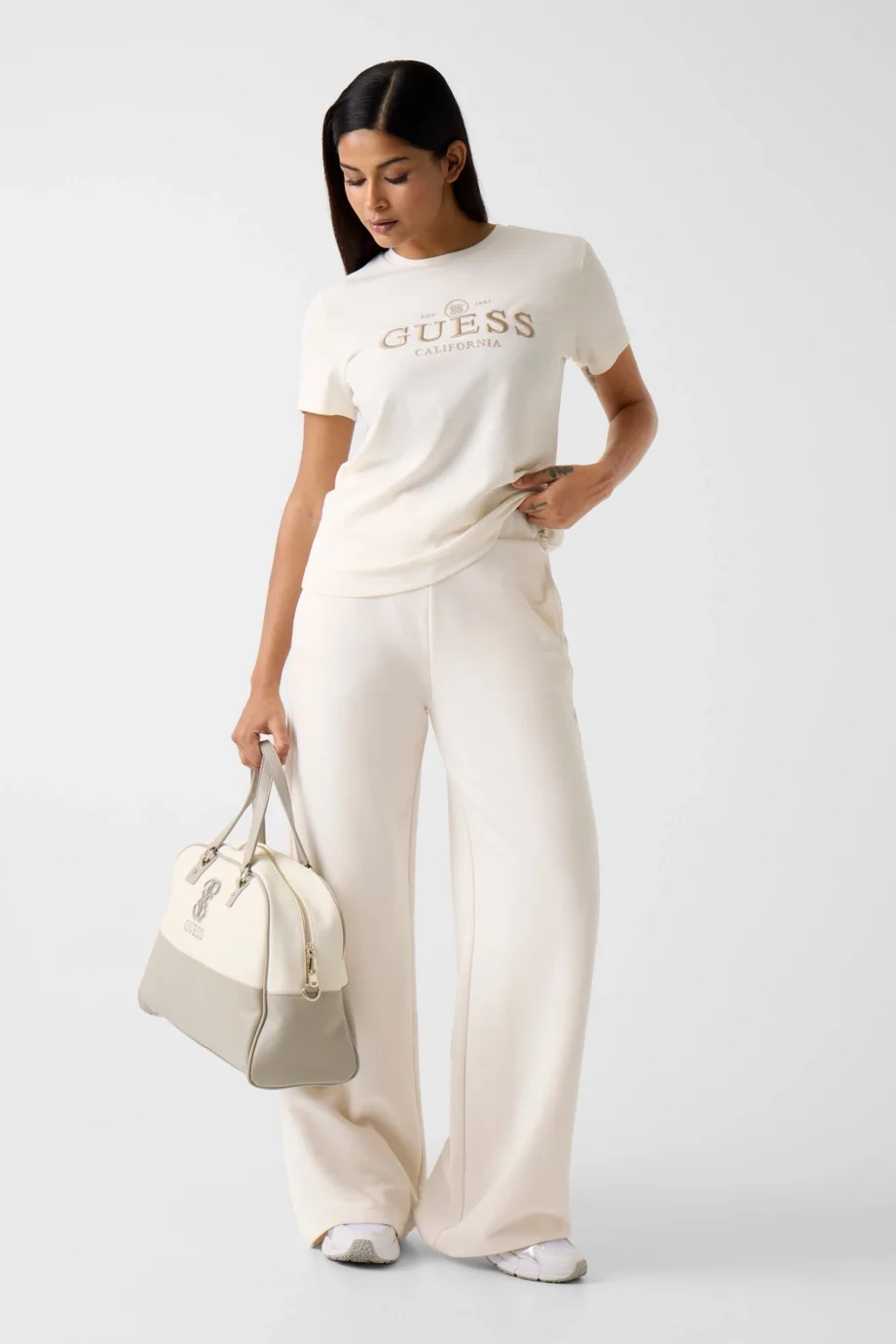 Guess Arabella Bisiklet Yaka Kısa Kollu Kadın Beyaz T-shirt V6RI06KD741-G027