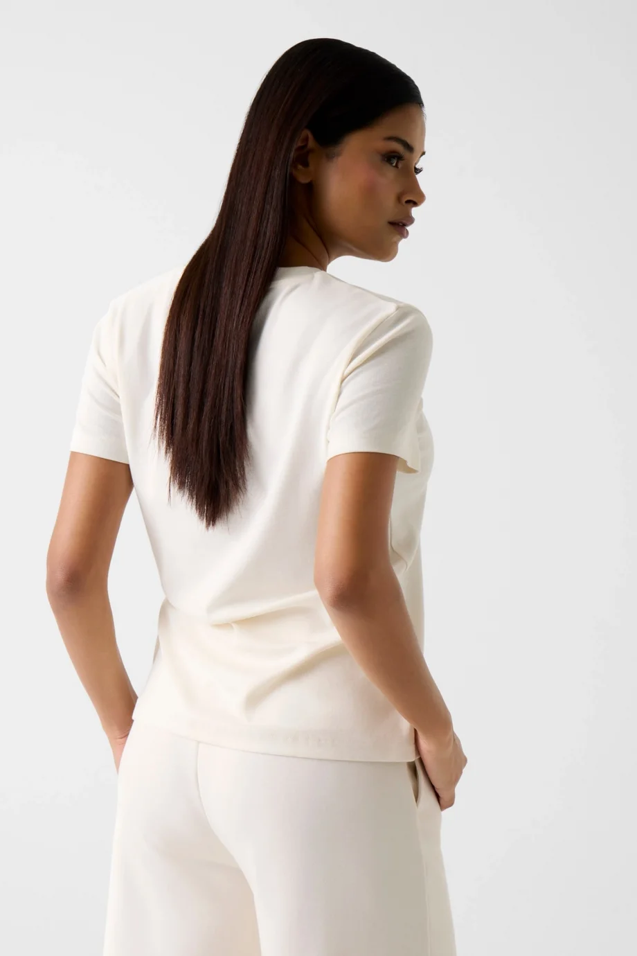 Guess Arabella Bisiklet Yaka Kısa Kollu Kadın Beyaz T-shirt V6RI06KD741-G027