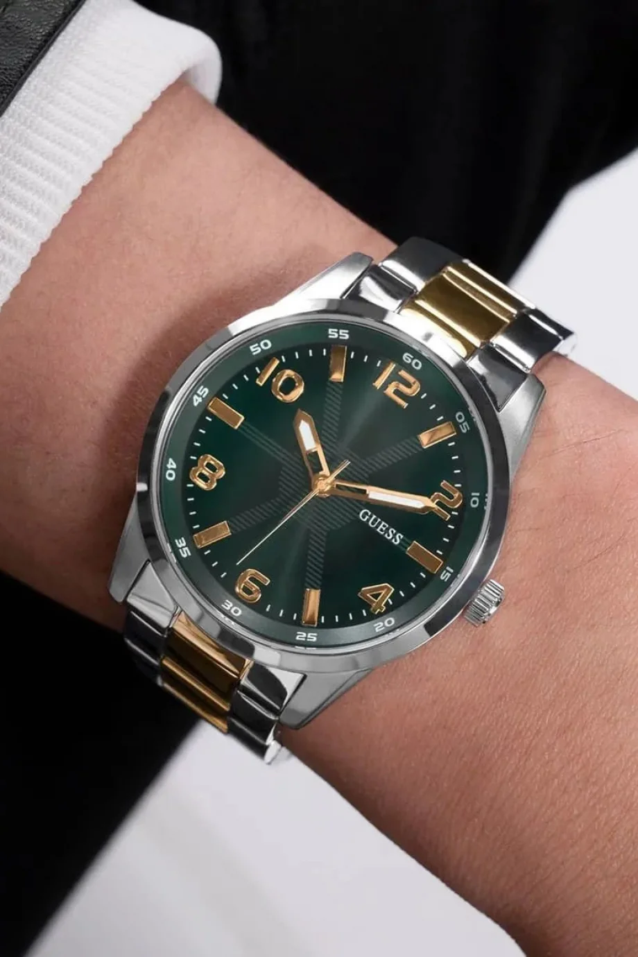 Guess Erkek Metalik Gri Kol Saati GUGW0804G4