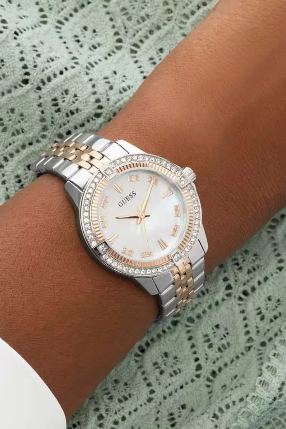 Guess Kadın  Metalik Kol Saati GUGW1027L5