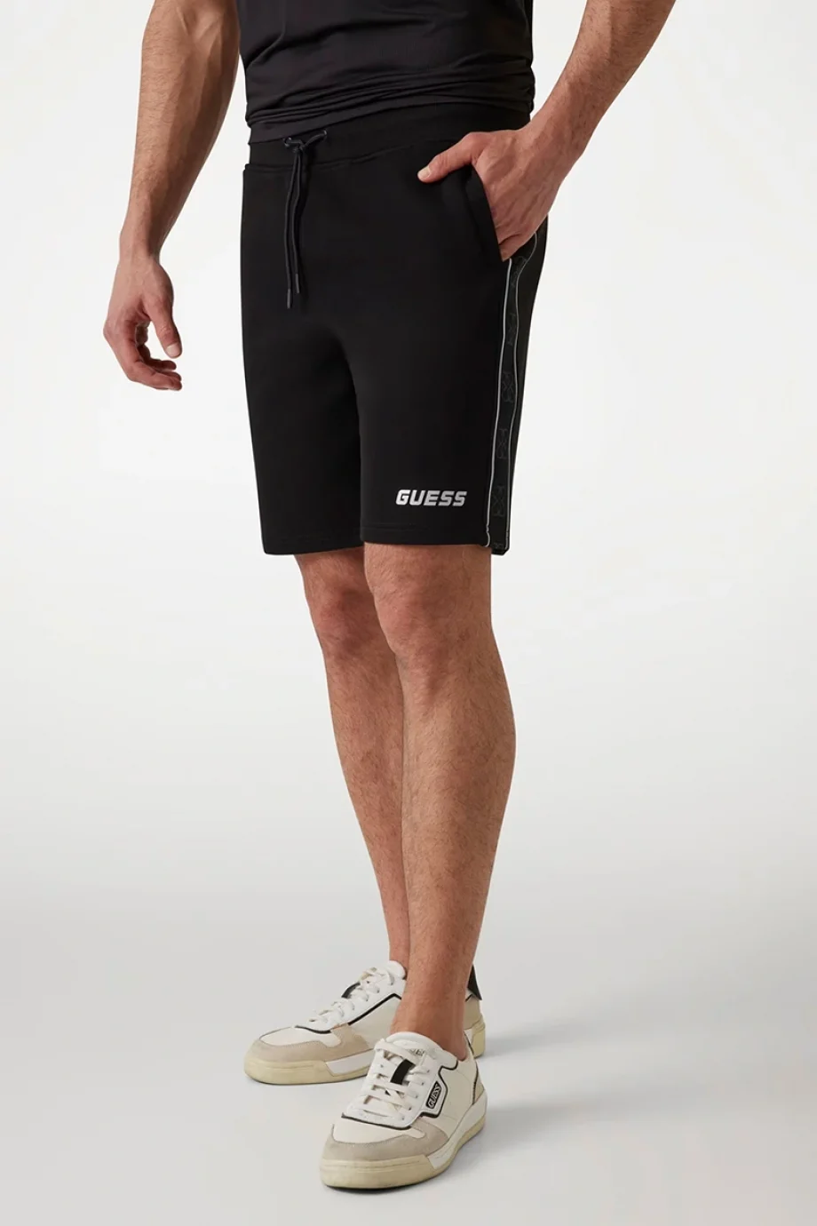 Guess Erkek Mıckey Standart Fit Siyah Jogger Şort