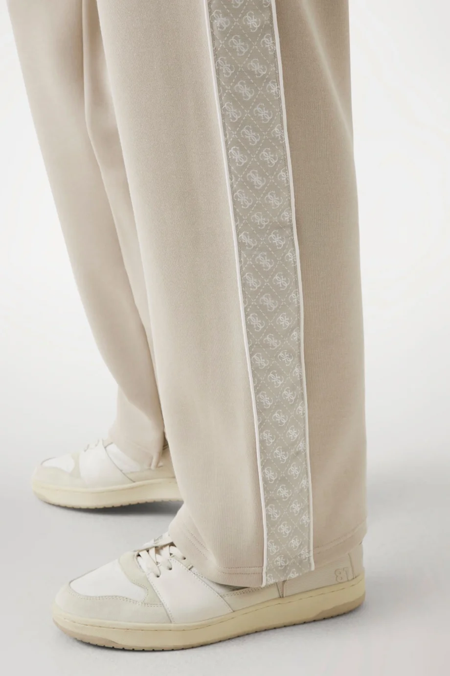 Guess Finlo Erkek Bej Aktif Regular Fit Eşofman Altı Z5BB06KB3P2-G9D0