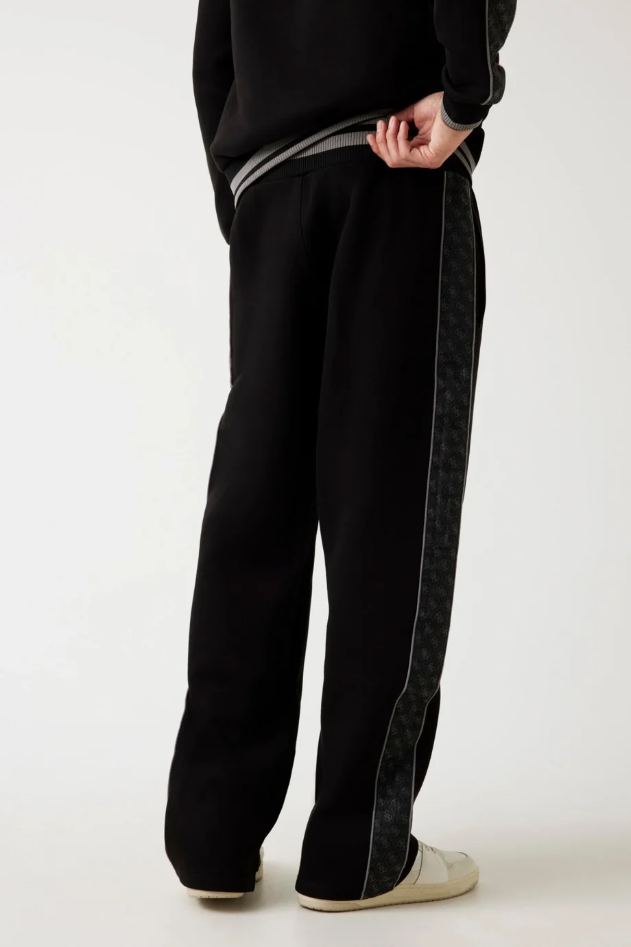 Guess Finlo Erkek Siyah Aktif Regular Fit Eşofman Altı Z5BB06KB3P2-JBLK