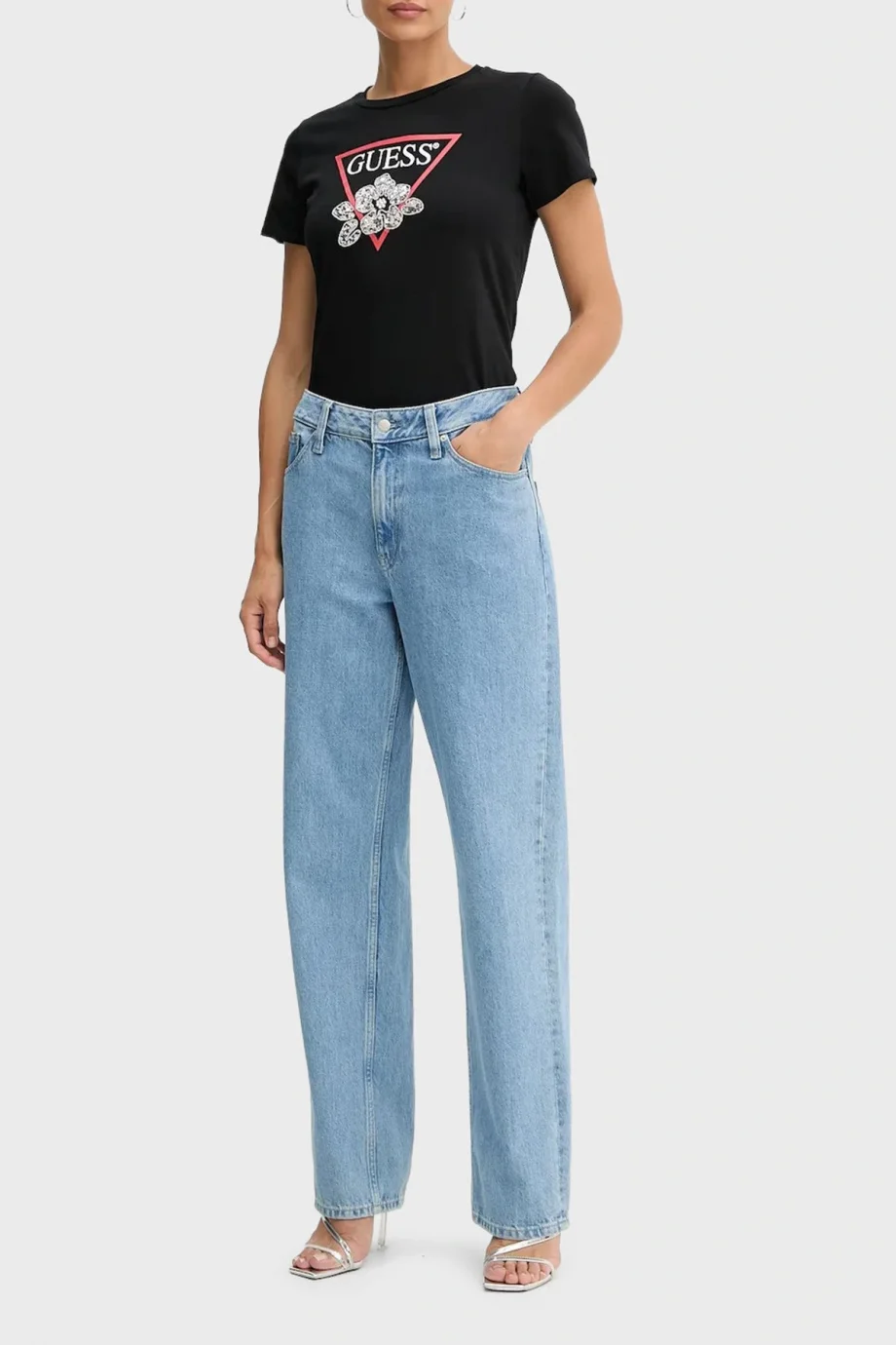 Guess Flower Kadın Siyah Regular Fit T-Shirt W5YI38I3Z14-JBLK