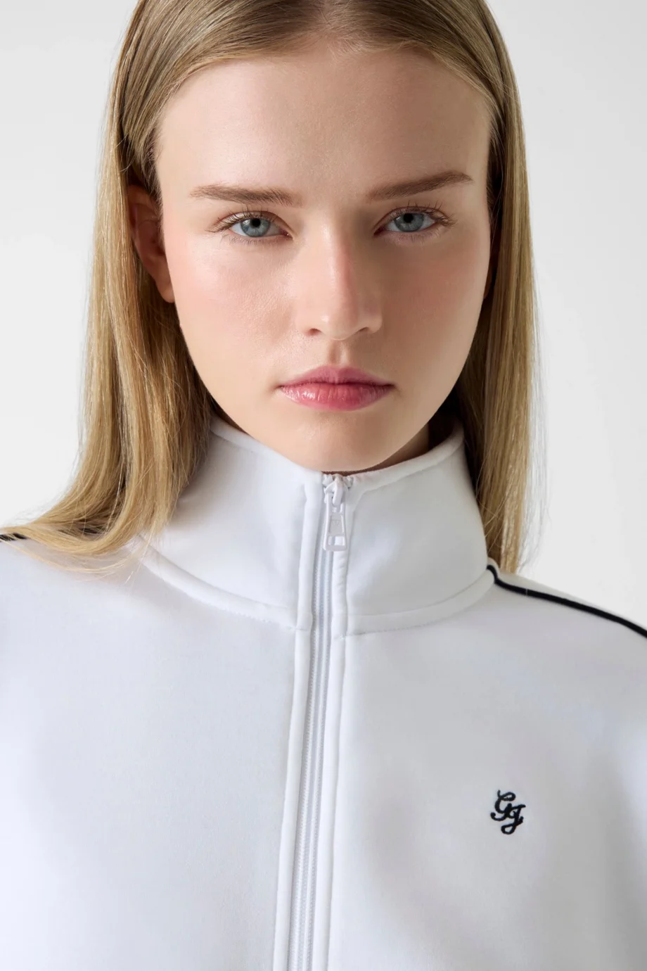 Guess GJ Düşük Omuzlu Scuba Eşofman Kadın Beyaz Sweatshirt W6RQ10KD122-G011