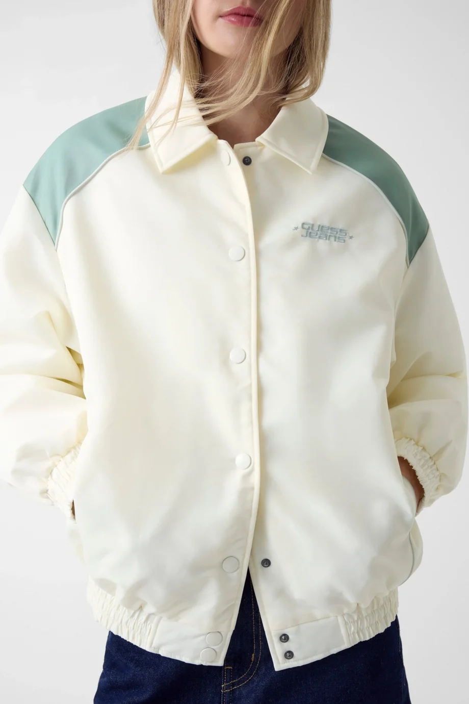 Guess GJ Heritage Rüzgarlık Kadın Krem Yağmurluk W6RL35WHAA2-G053