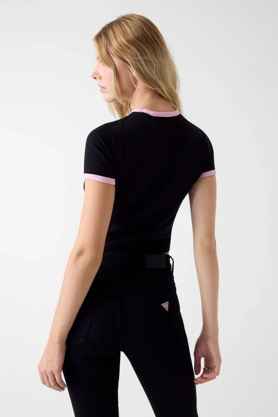 Guess GJ Kısa Kollu Bisiklet Yaka Baby Ringer Kalp Detaylı Kadın Siyah T-shirt W6RI16J1314-JBLK