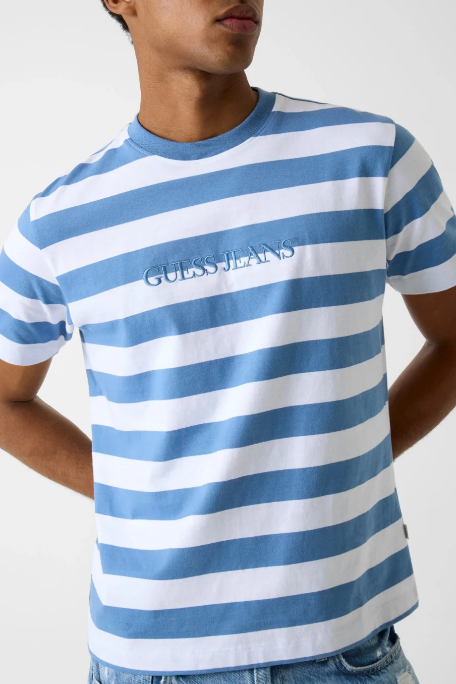 Guess GJ Kısa Kollu Bisiklet Yaka Normal Kesim Çizgili Erkek Çok Renkli T-shirt M4YI84K9XF1-S7ZL