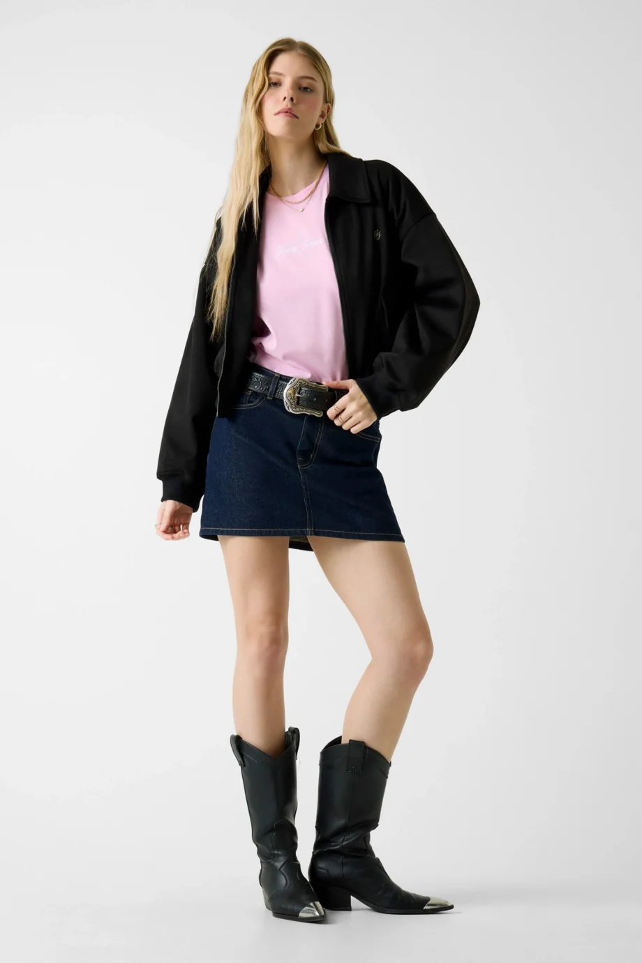 Guess GJ Kısa Kollu Bisiklet Yaka Normal Kesim Yıldız Nakışlı Kadın Pembe T-shirt W6RI18J1314-G65F