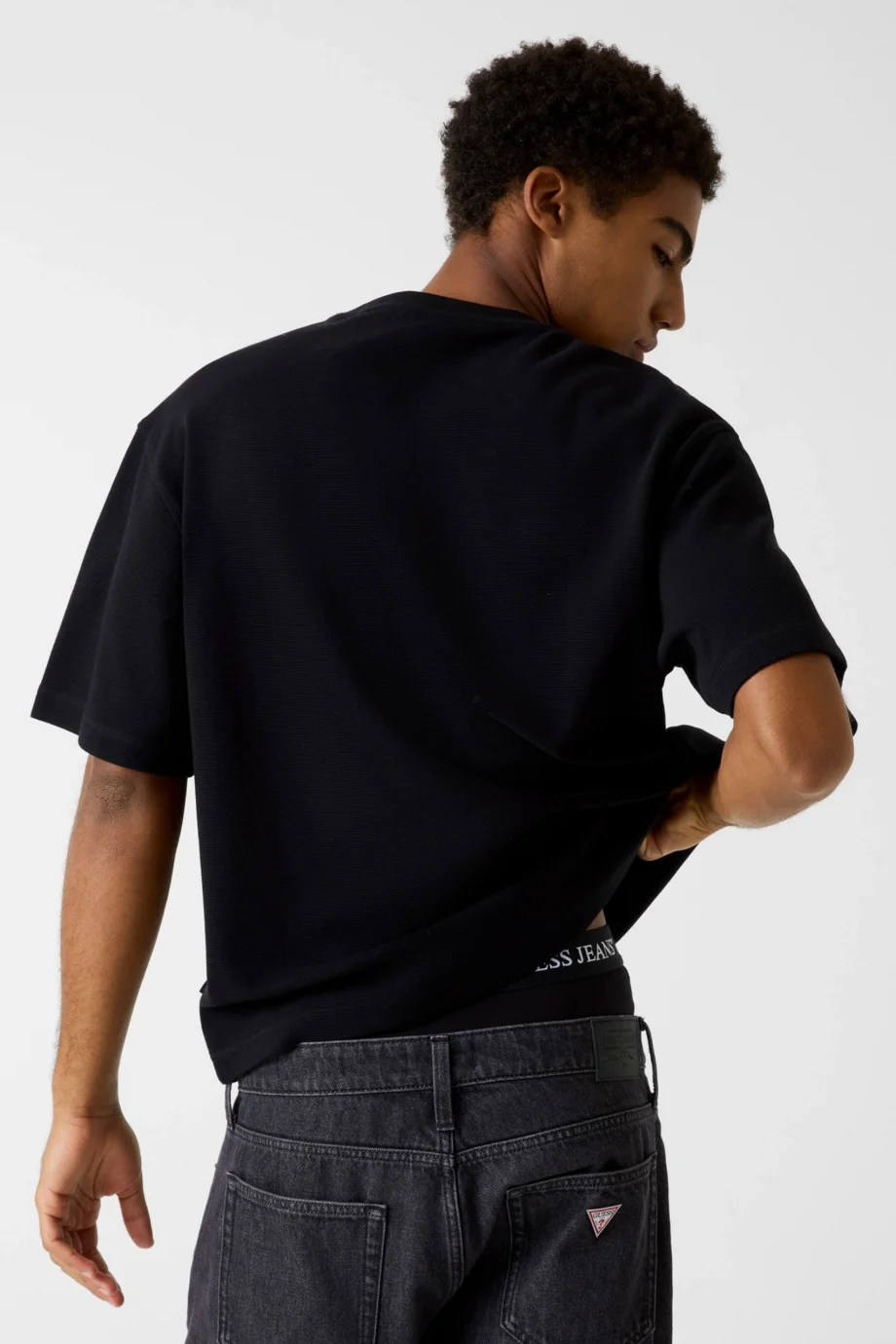 Guess GJ Kısa Kollu Kutulu Kesim Kısa Ottoman Erkek Siyah Top M6RP14KD461-JBLK