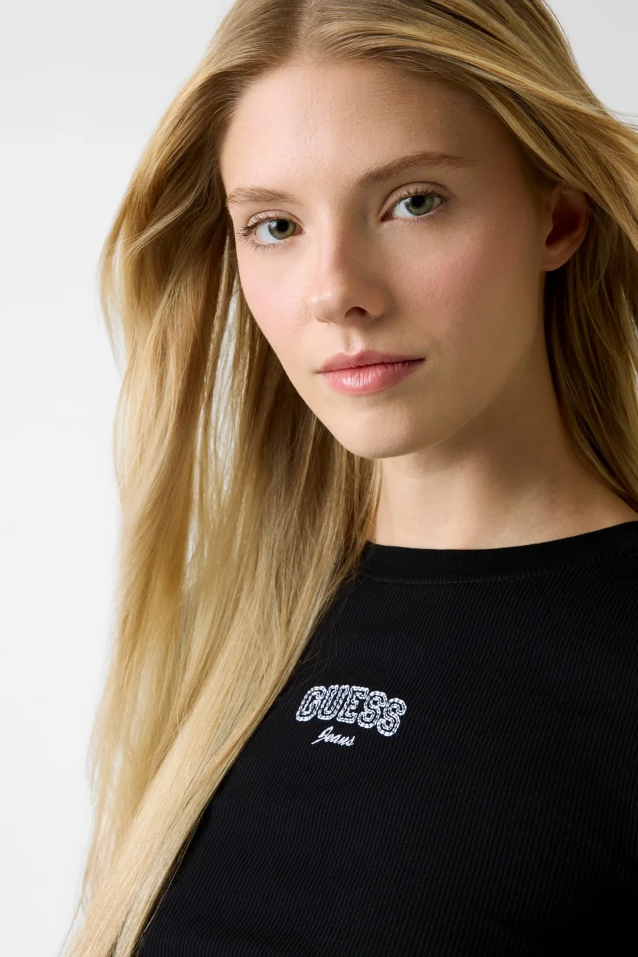 Guess GJ Kolsuz Bisiklet Yaka Nakışlı Dar Kesim Kadın Siyah Top W6RP21KA0H1-JBLK